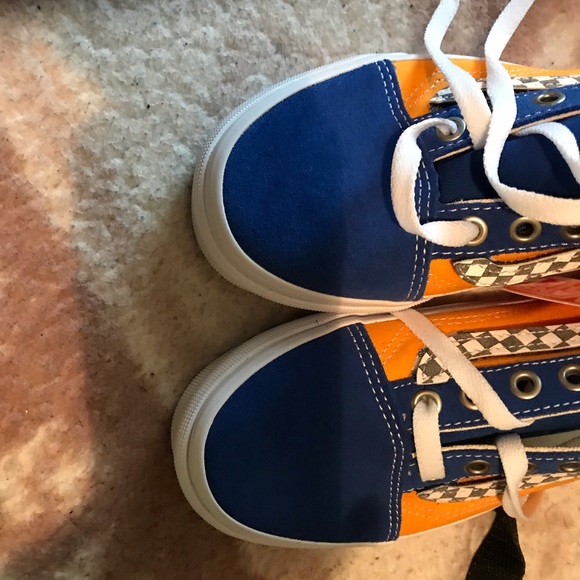 Vans - Picture 5 of 5